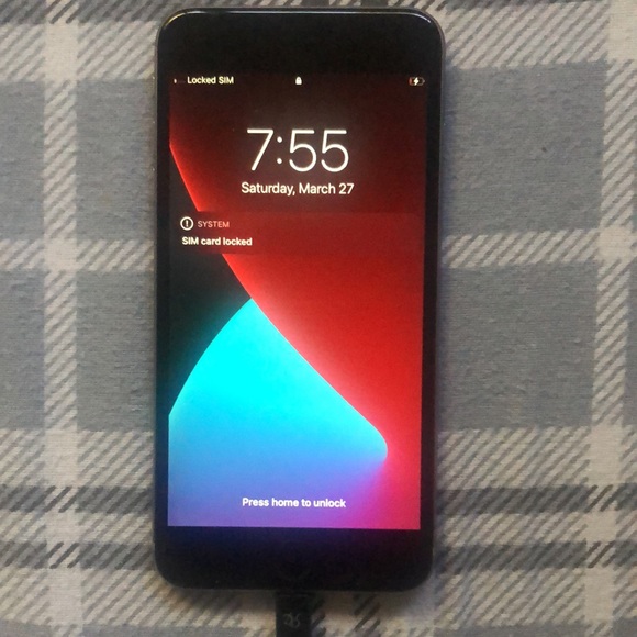 Apple iPhone 6s Plus no crakes or scratches - Picture 4 of 4